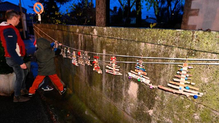 Prižig prazničnih lučk v Nabrežini in na Proseku