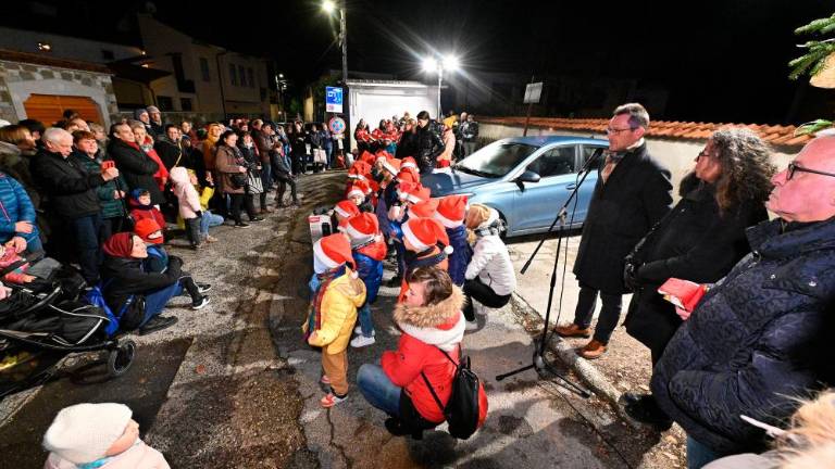 Prižig prazničnih lučk v Nabrežini in na Proseku