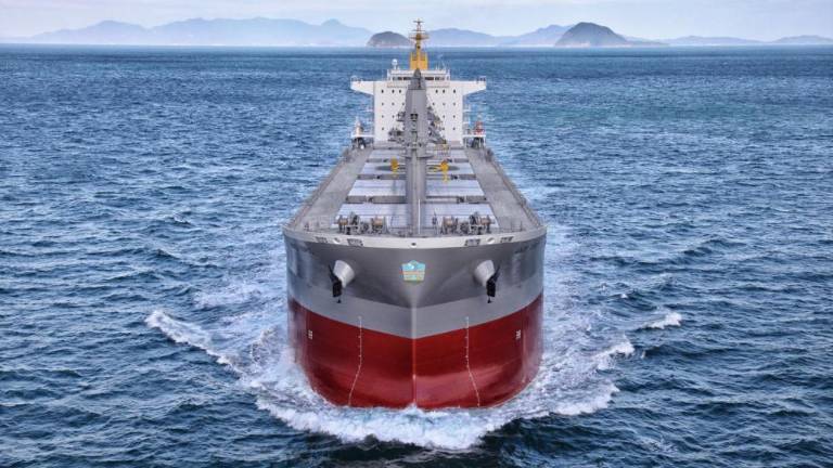 Razvijajo fotovoltaične panele za tovorne ladje