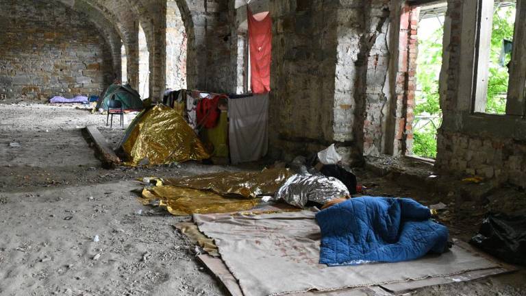 Snujejo nov migrantski center