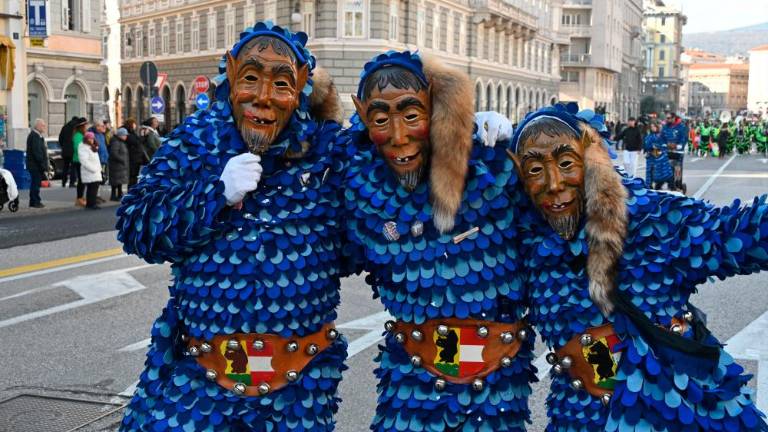 Po tržaških ulicah krenil Evropski pust (foto in video)