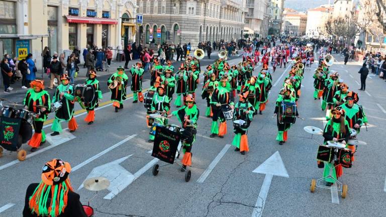 Po tržaških ulicah krenil Evropski pust (foto in video)