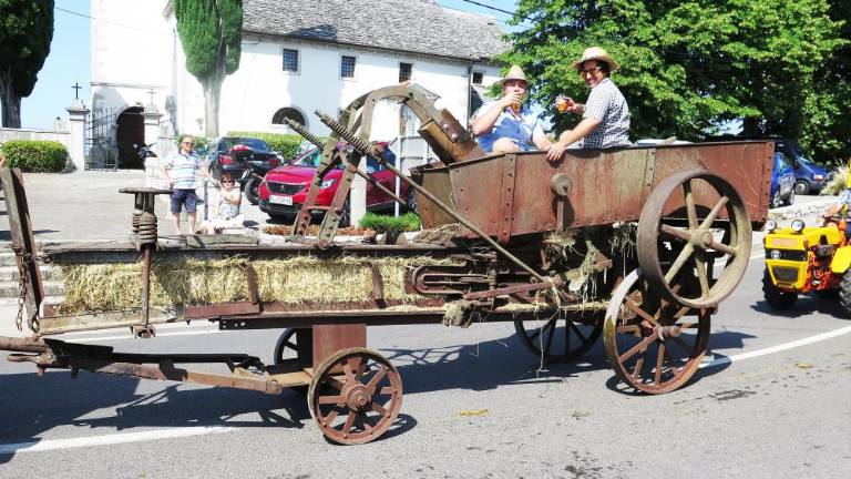Vinarji vabijo v kleti in na domačije
