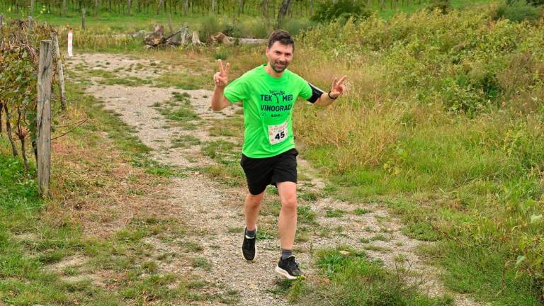 Kar 120 tekačev na 5. Teku med vinogradi