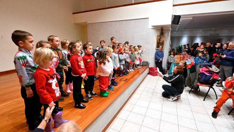 Prižig prazničnih lučk v Nabrežini in na Proseku