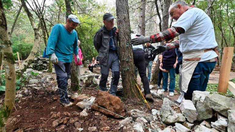 V Praprotu Kraški Oktoberfešt v polnem teku