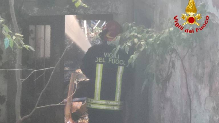 V manj kot eni uri zagorela stanovanje in hiša