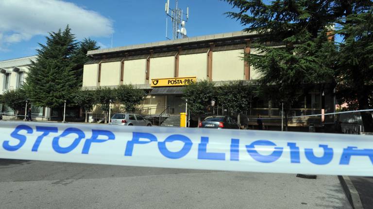 70-letnik je trčil v tri vozila in povozil eno osebo