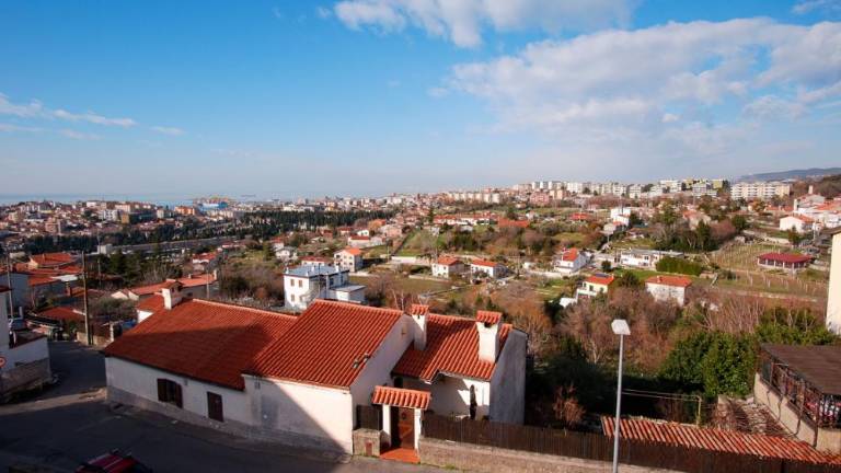 Ater predal namenu okolju prijazne stanovanjske hiše