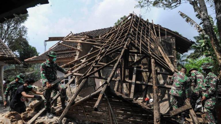 Potres v Indoneziji zahteval najmanj eno žrtev