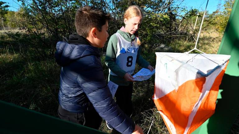 Osem osnovnih šol na tradicionalnem orieenteringu