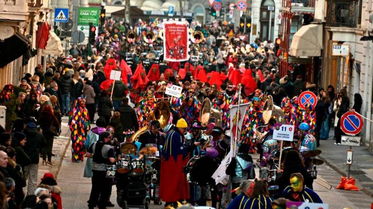Po tržaških ulicah krenil Evropski pust (foto in video)