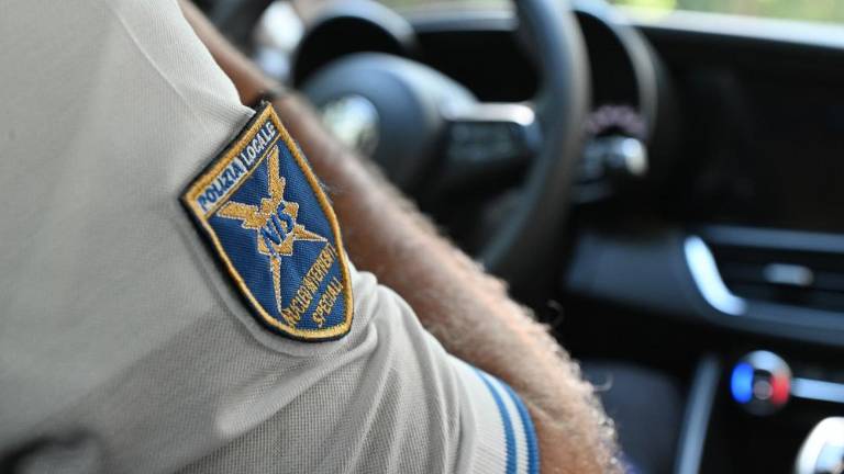 Lokalni policisti oktobra oglobili 46 oseb