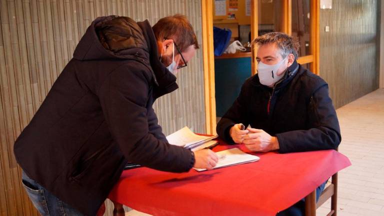 Zbiranje podpisov proti fašistični propagandi s polno paro