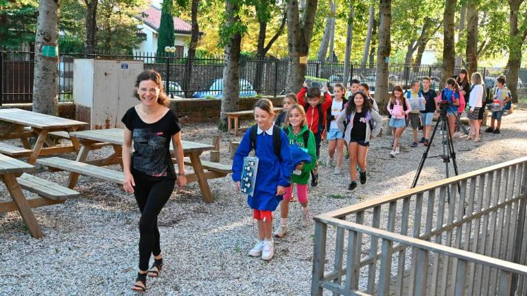 Šolski prag prestopili osnovnošolci in srednješolci (FOTO)