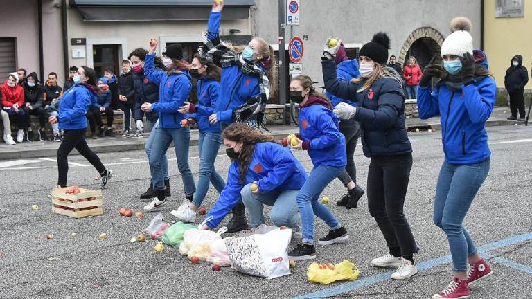V Boljuncu letela jabolka
