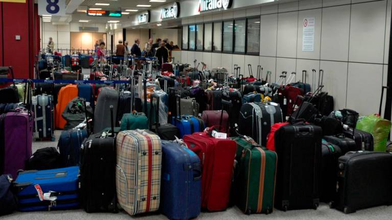 V Italiji na letalo do nadaljnjega brez ročne prtljage