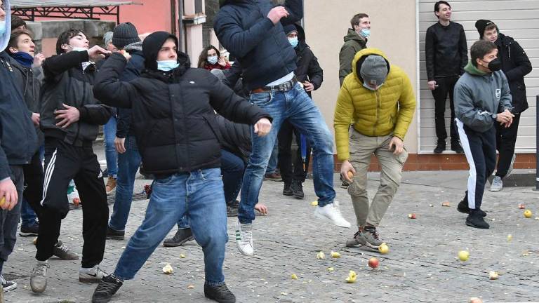 V Boljuncu letela jabolka