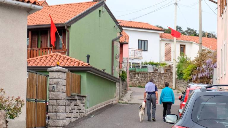 1. maj v Dolini, Zgoniku, Lonjerju in Gropadi