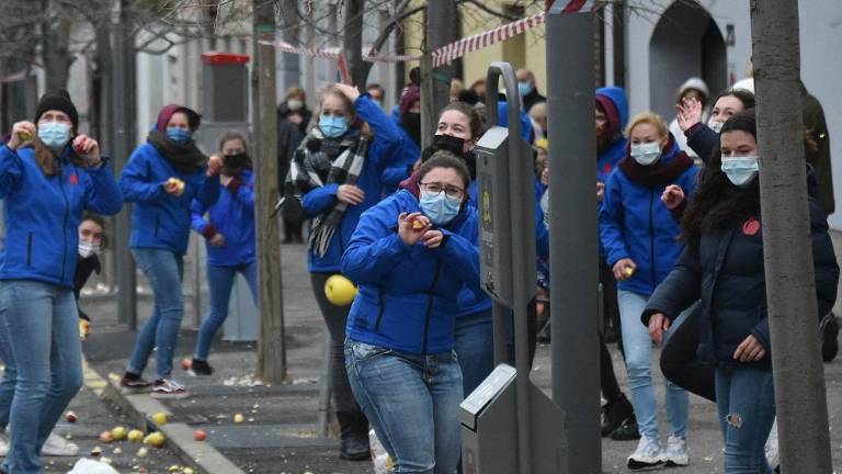 V Boljuncu letela jabolka
