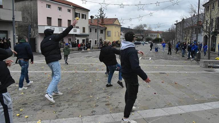 V Boljuncu letela jabolka