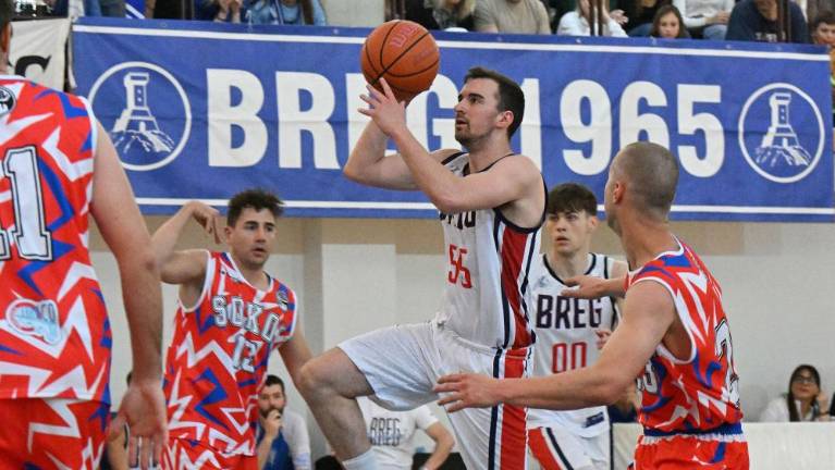 Breg SV Impianti osvojil zmago v prvem finalnem dvoboju