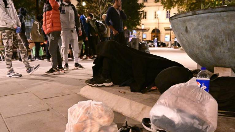 Sedem neprofitnih organizacij pomaga migrantom