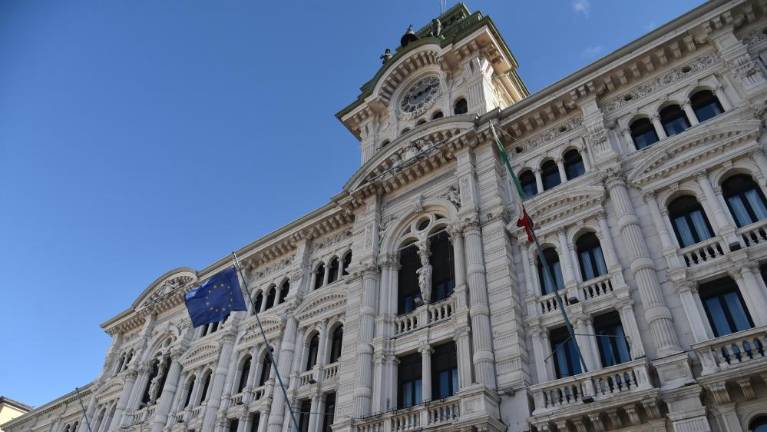 Rajonskim svetnikom na občini le omogočili rabo slovenščine