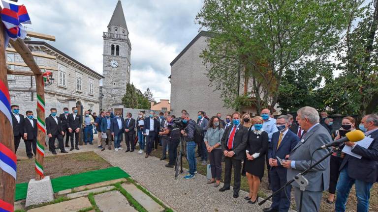 Ob 70-letnici Kmečke zveze trta prijateljstva in nova etiketa prosekarja