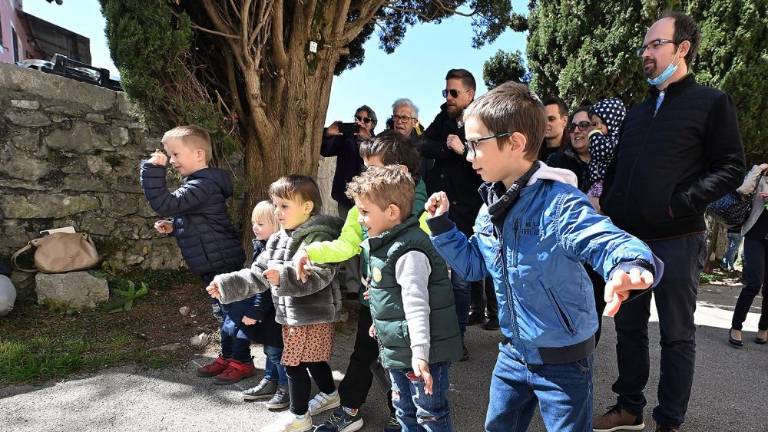 Po dveh letih v Križu spet tučenje jajc