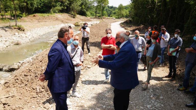 Obeta se krožna pot in sedem vhodov v park doline Korna