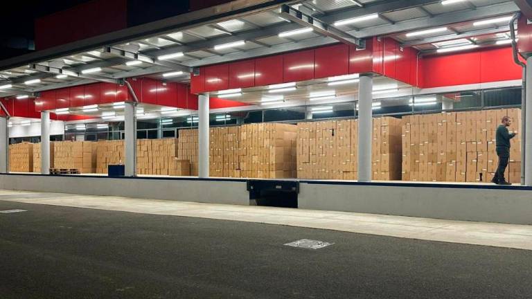 Hrvaški cariniki na meji s Slovenijo zasegli pošiljko 14 milijonov cigaret