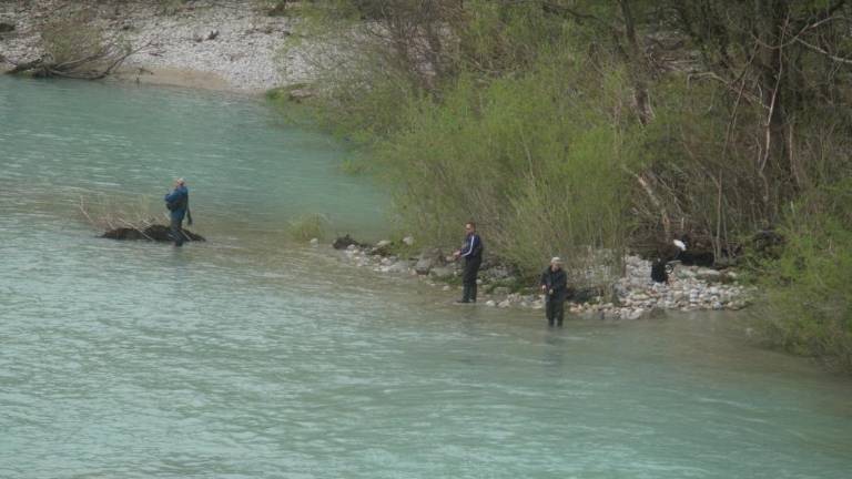 V mrzli in kalni vodi zaman čakali na prijem