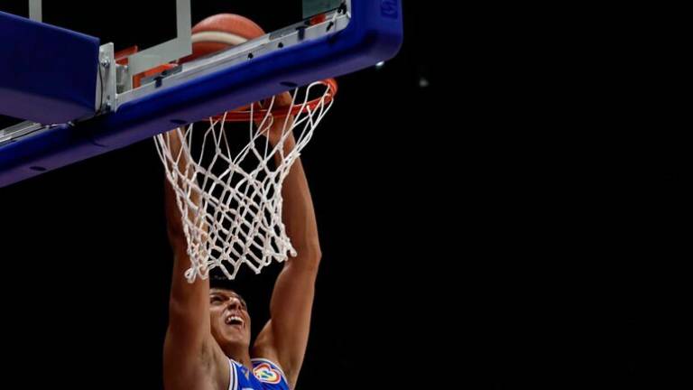 Italija z zmago nad Filipini v drugi krog