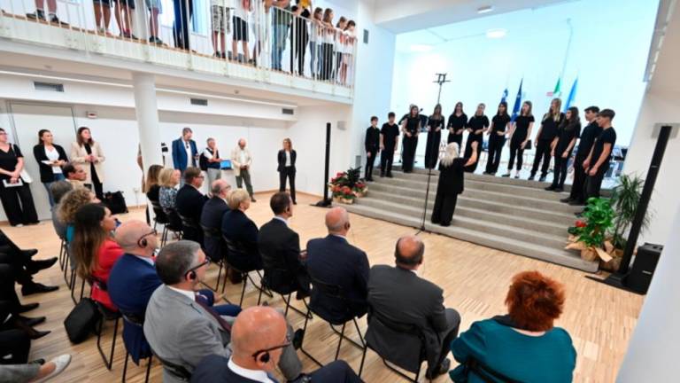 Predsednica Nataša Pirc Musar odkrila napis na svetoivanskem Narodnem domu (foto, video in celoten govor)