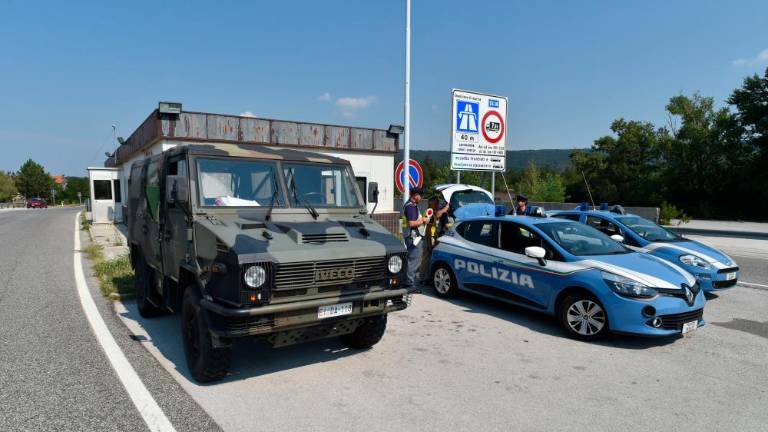 Nadzor na meji se bo v soboto začel v popoldanskih urah