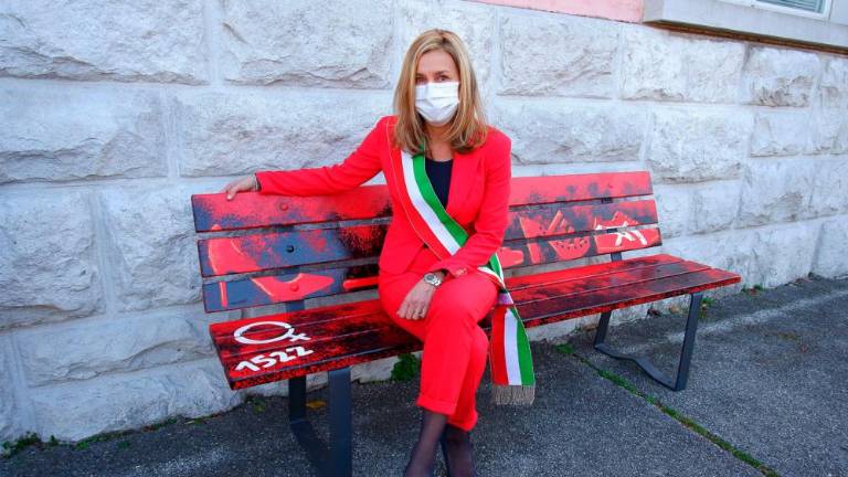 Rdeče klopi proti nasilju nad ženskami