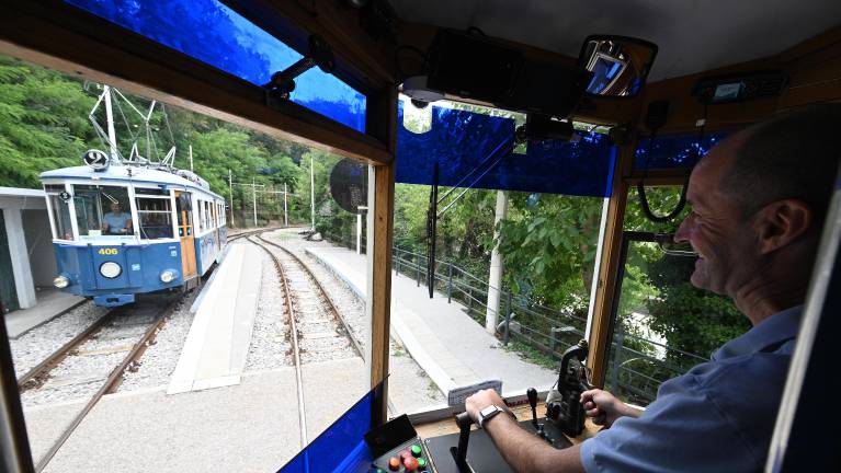 Tramvaj spet vozi
