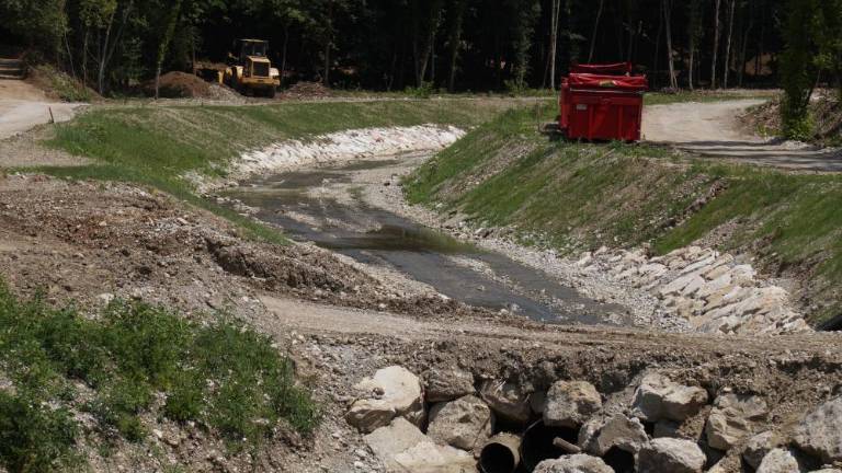 Obeta se krožna pot in sedem vhodov v park doline Korna