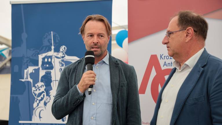 Velike kmetije za količino, male za dodano vrednost