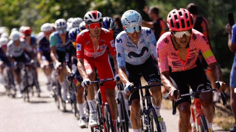 Van Aert osvojil etapo, Roglič s skupino najboljših