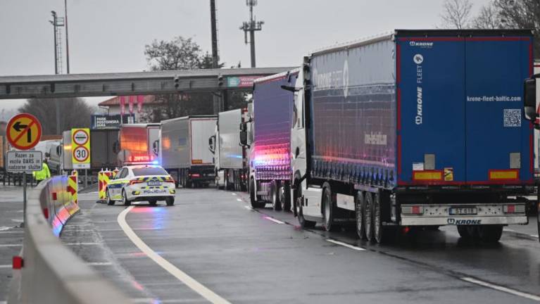 Zaradi ledu zaprli tudi mejni prehod Fernetiči