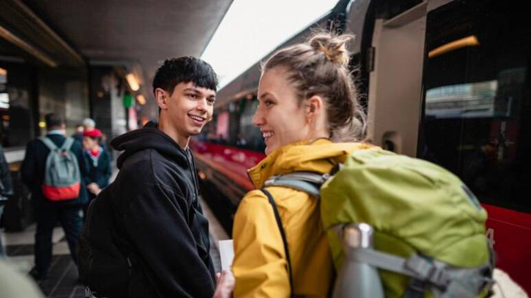 Za 18-letnike brezplačni vlaki in druge ugodnosti za obisk Evrope