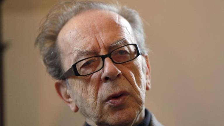 Umrl albanski pisatelj Ismail Kadare