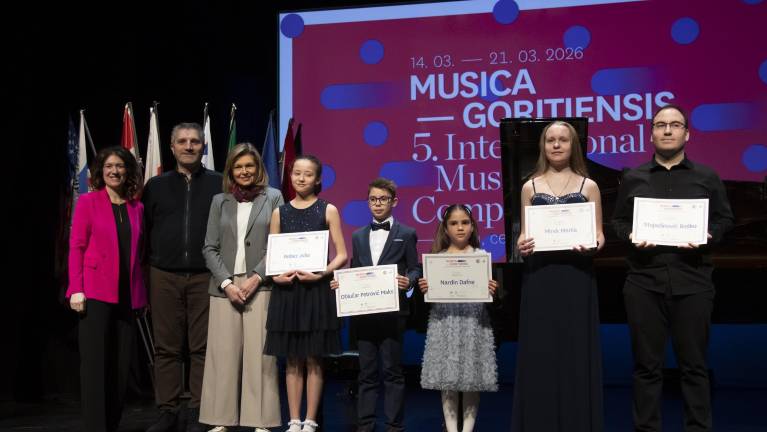 Glasbeno tekmovanje s prazničnim predznakom