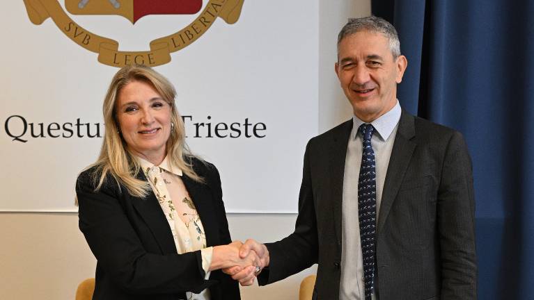 Sissa in kvestura za lažje urejanje dokumentacije tujih študentov