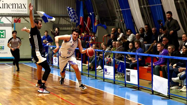 Bor namučil vodilnega na lestvici