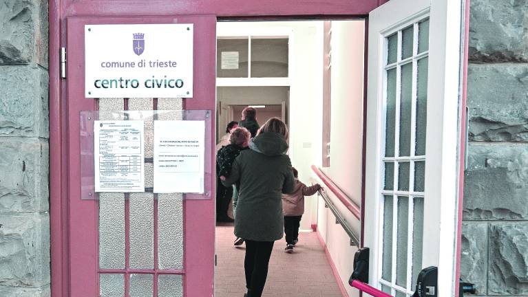 Dodatna odprtja uradov za izdajo elektronske osebne izkaznice