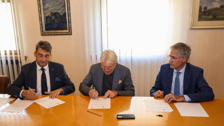 Obnovili sporazum v podporo storitvenim podjetjem