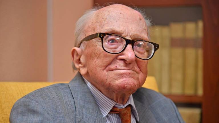 O čem bi še pisal? »Napisal bi roman o ljubezni«